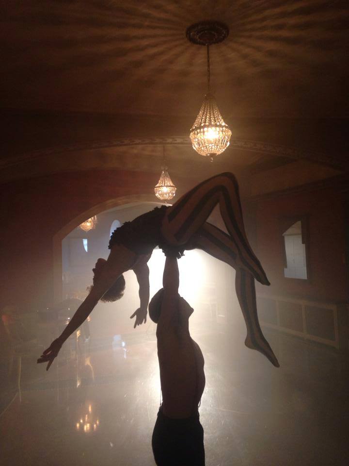 Akrobatpose, backbird